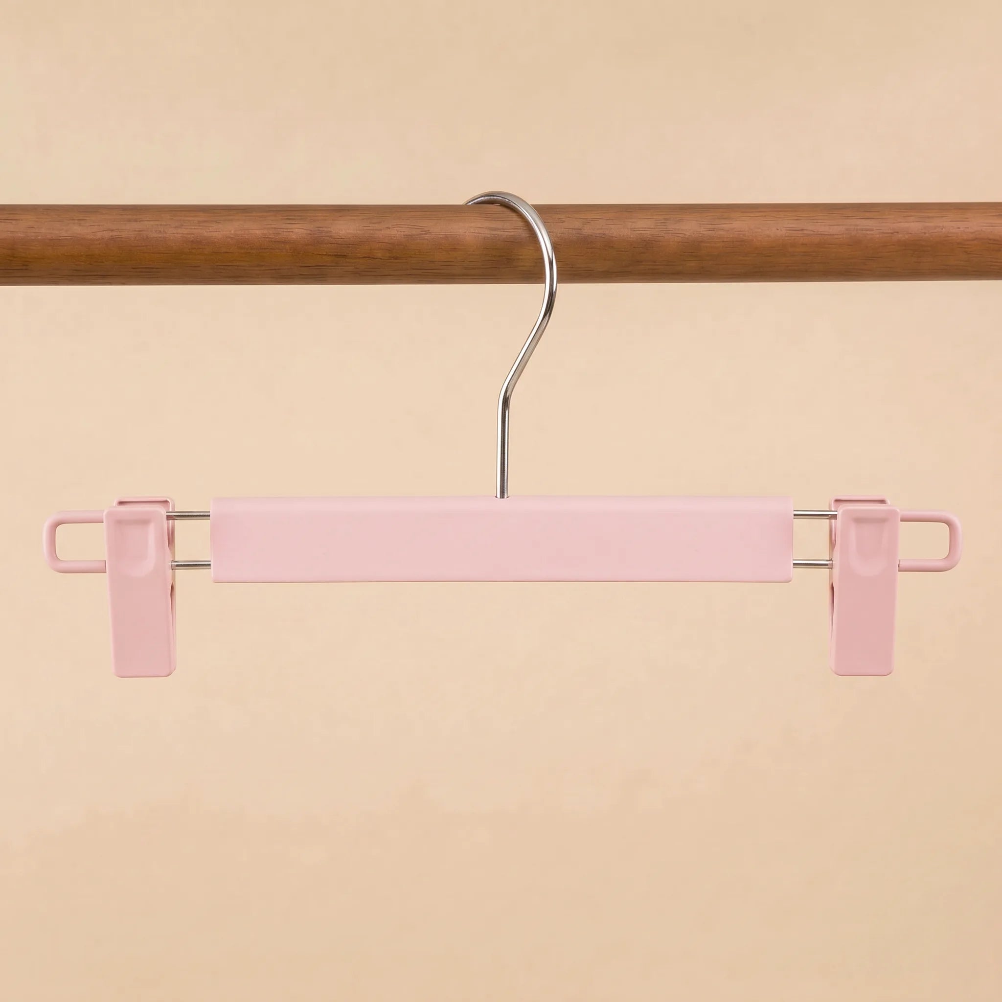 Premium hardware pants hangers product photos for Birch and fifth (1).png